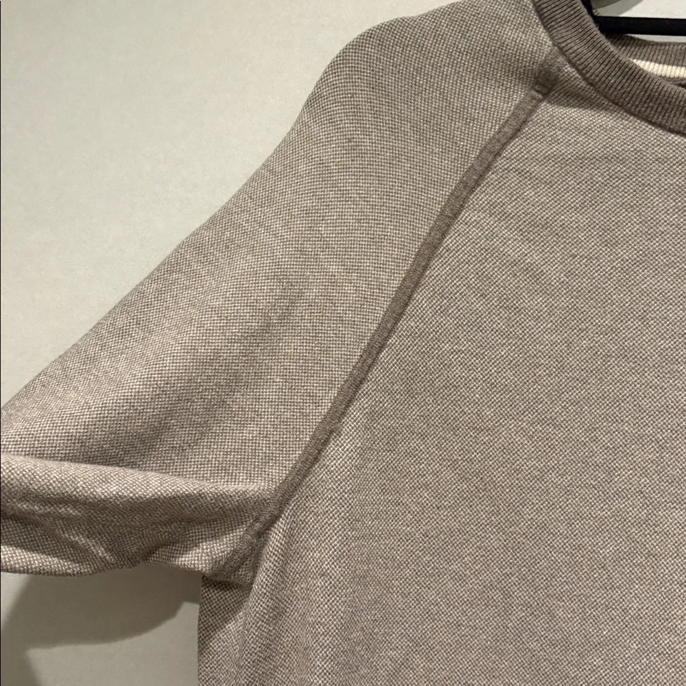 Banana Republic - Men's Waffle long sleeve Cotton / Cashmere Sweater. Size Large